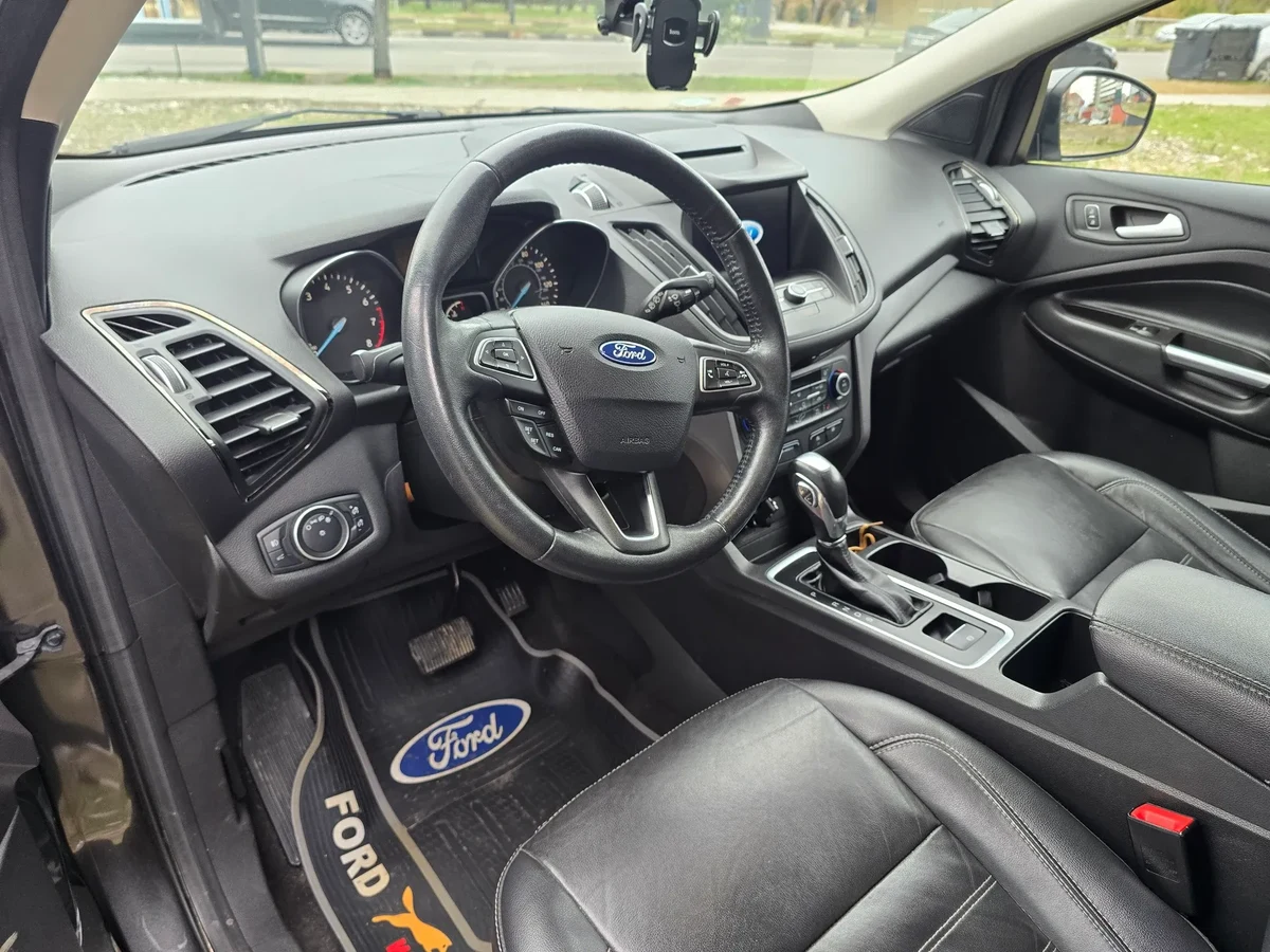 FORD Escape  5
