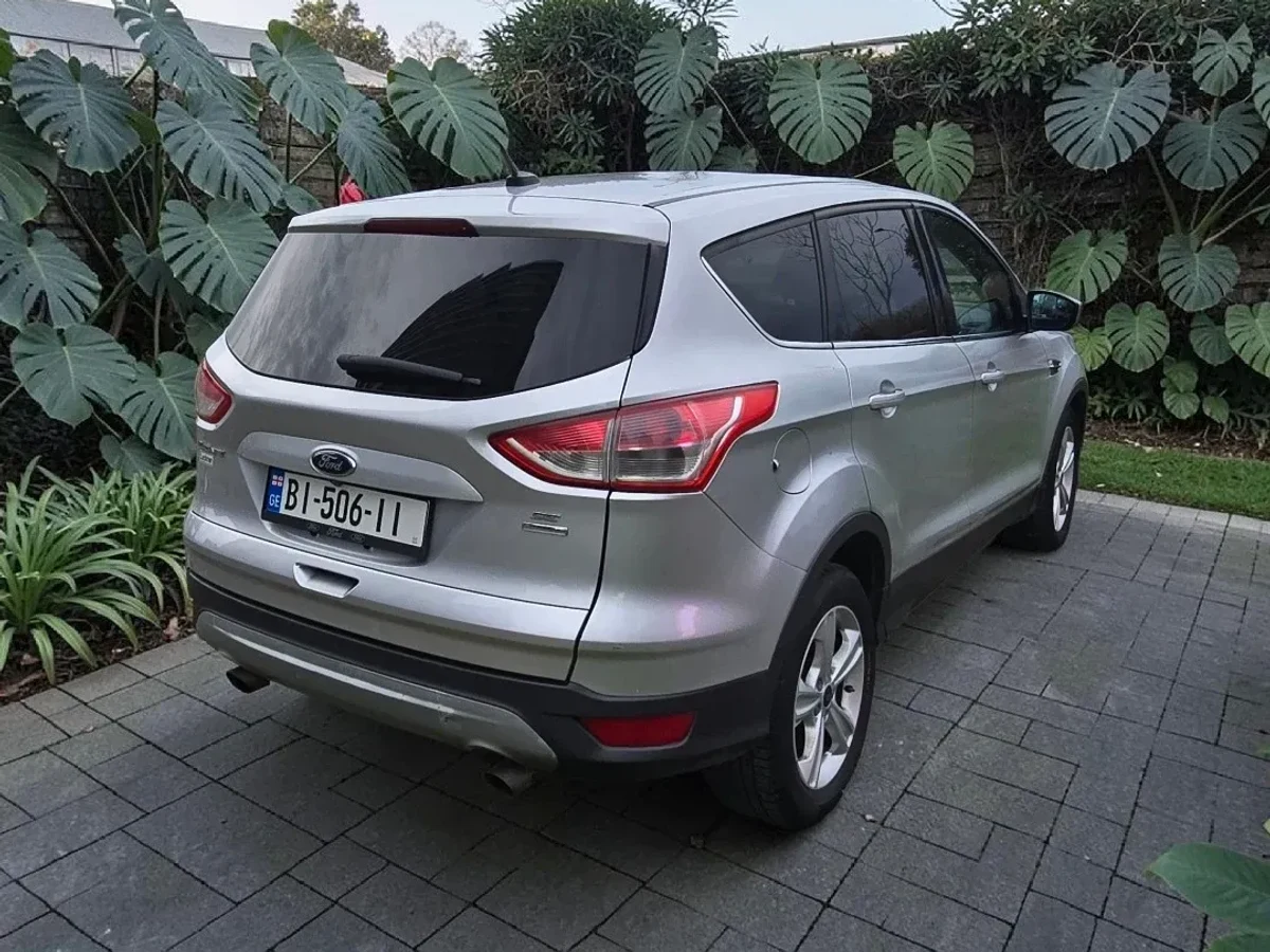 FORD Escape  2