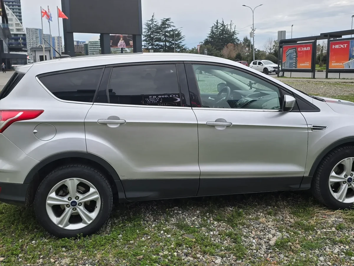 FORD Escape  4
