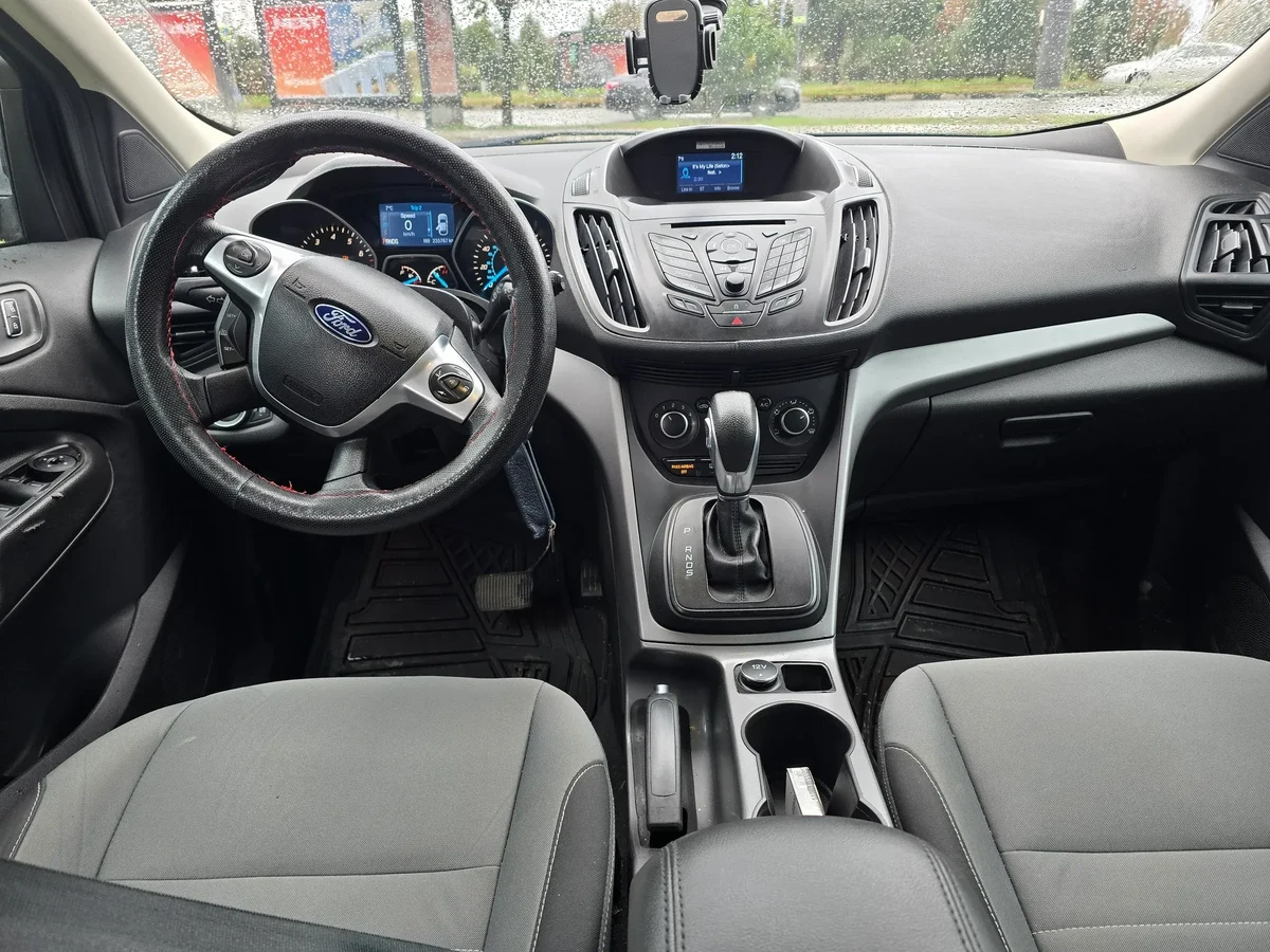 FORD Escape  5