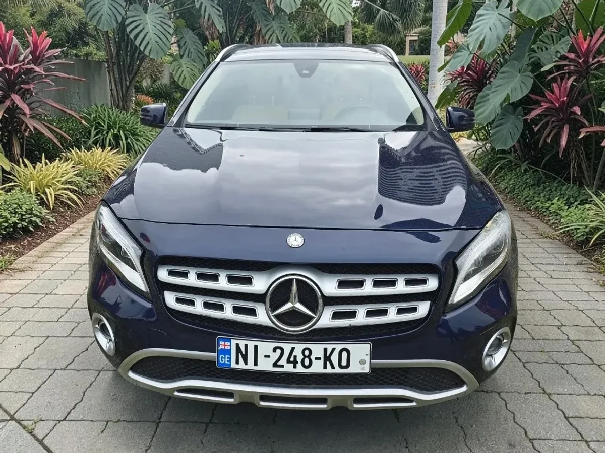 MERCEDES-BENZ GLA 250  2