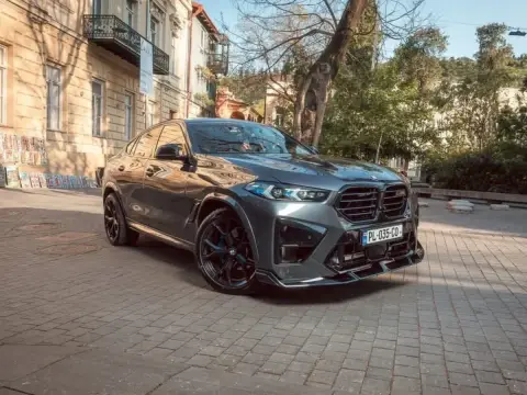 BMW  𝗫𝟲