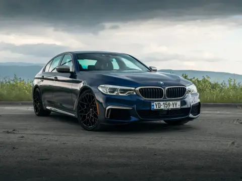 BMW M550i