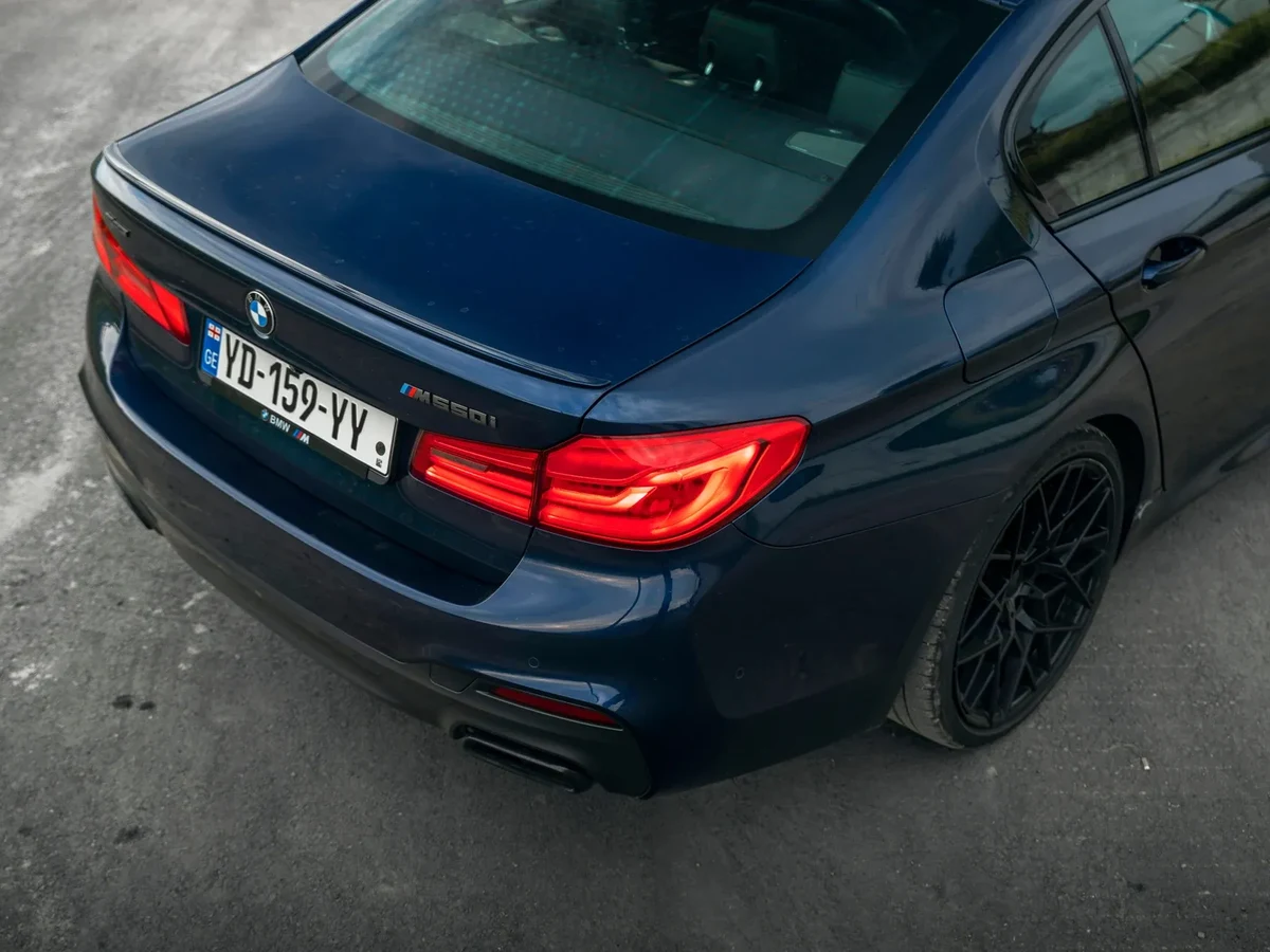 BMW M550i 6