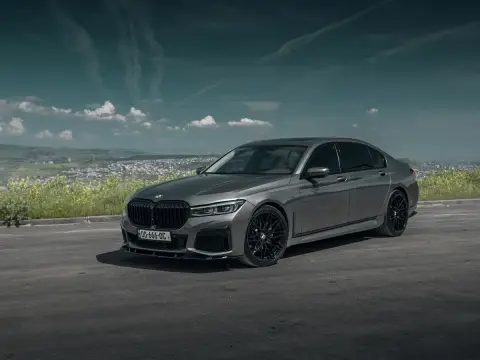 BMW 740i