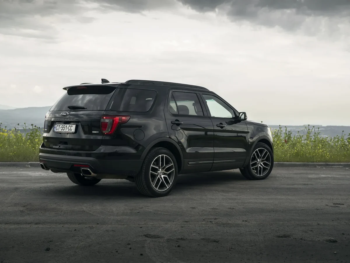 FORD Explorer 4