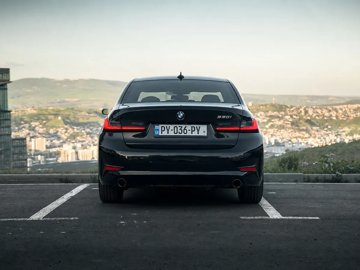 BMW 330i 3