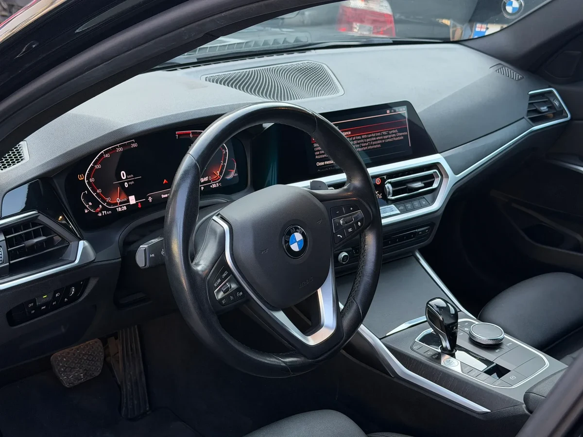 BMW 330i 5