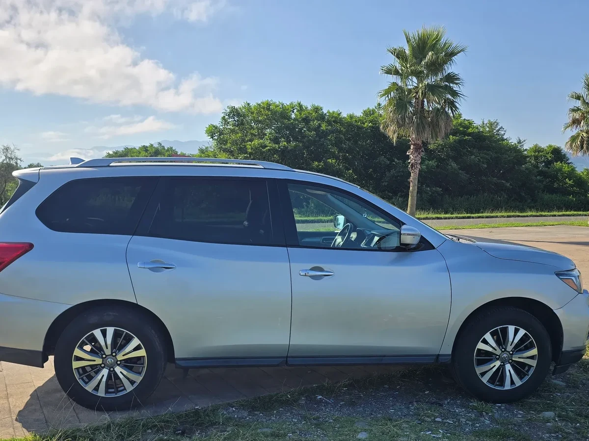 NISSAN Pathfinder  3