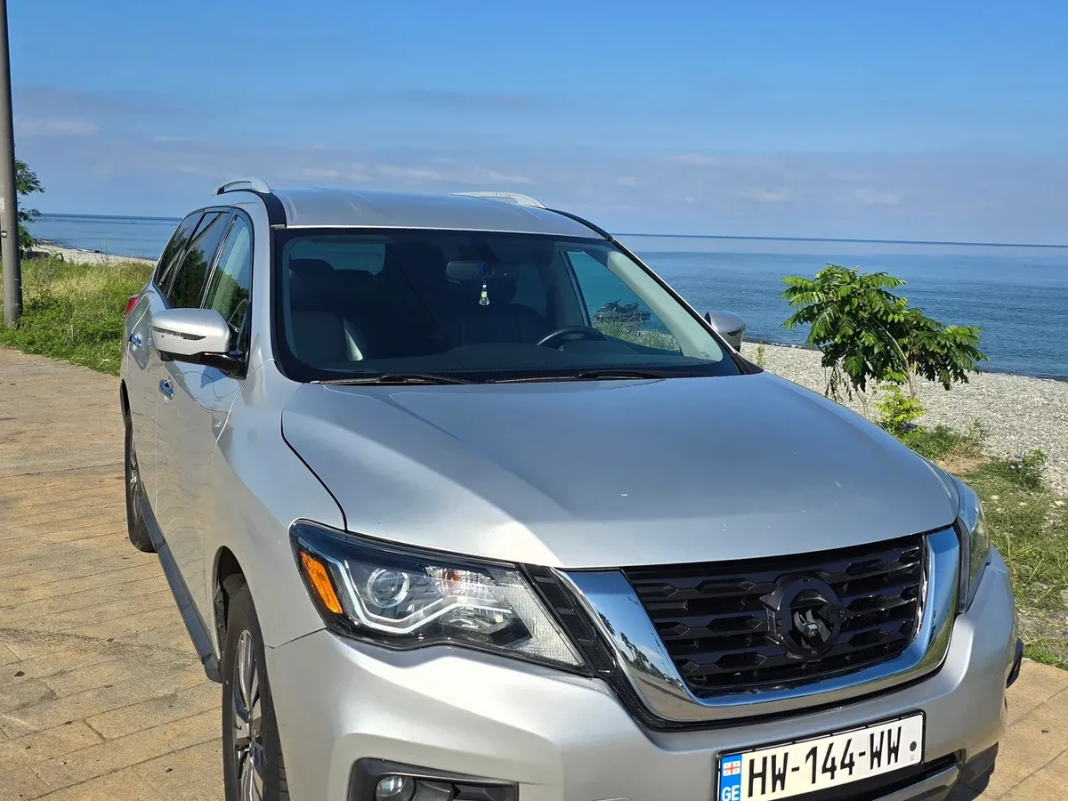 NISSAN Pathfinder  4