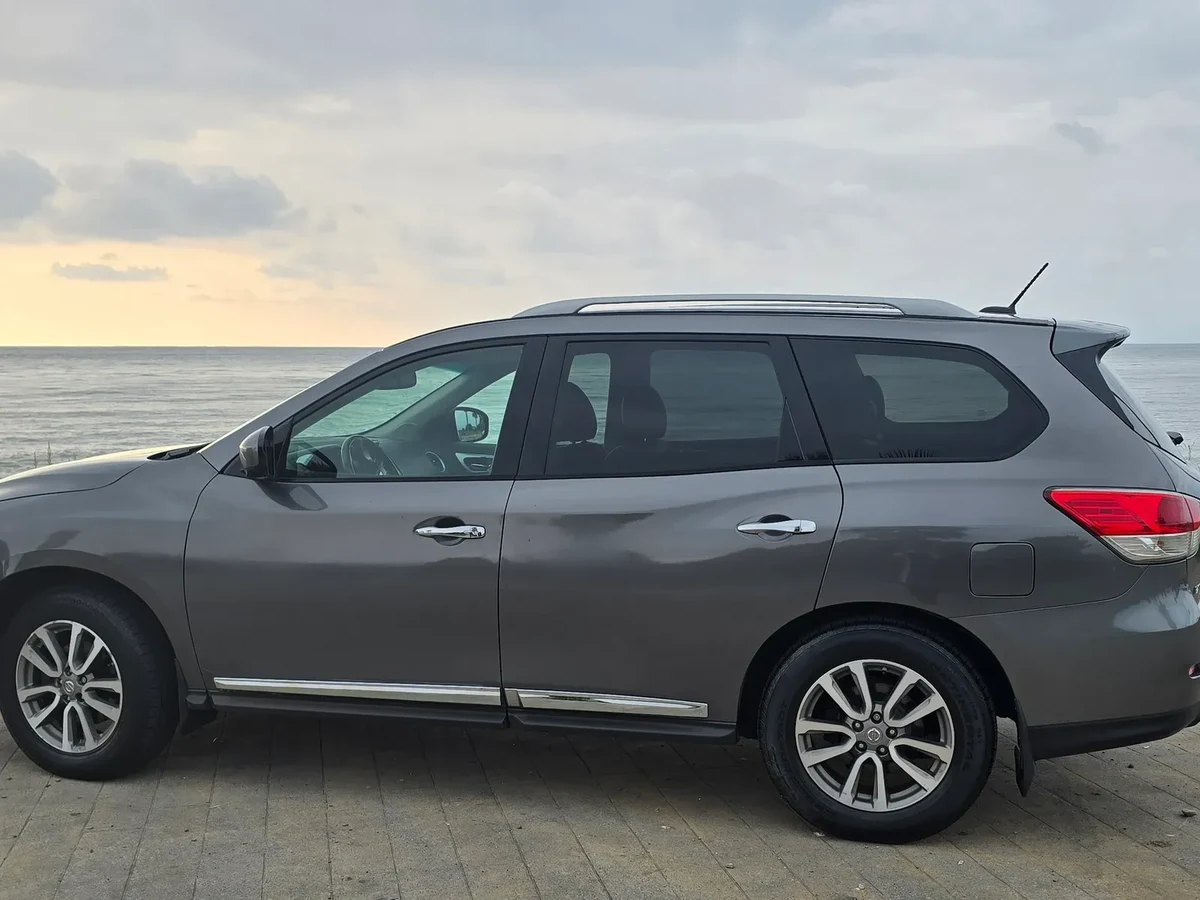NISSAN Pathfinder  5