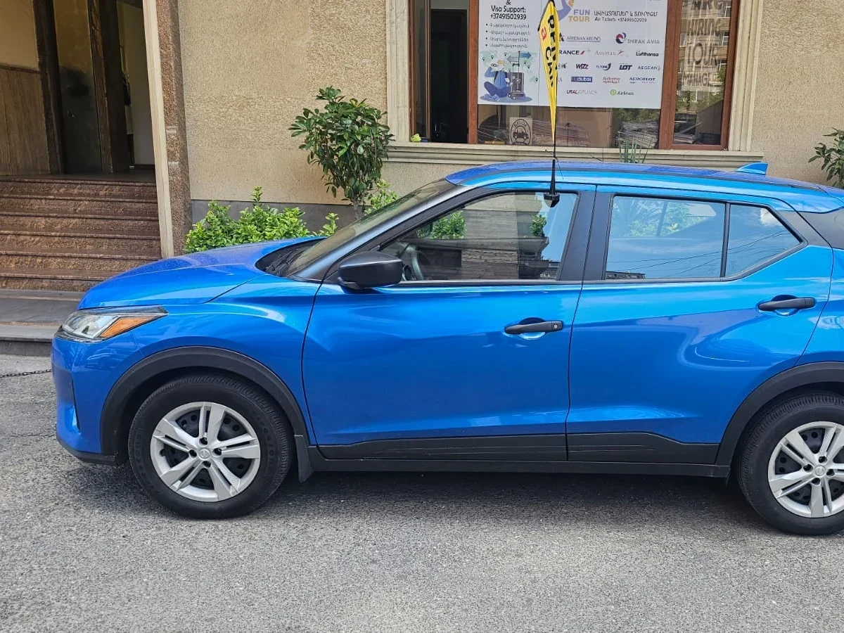 NISSAN Kicks Play 2
