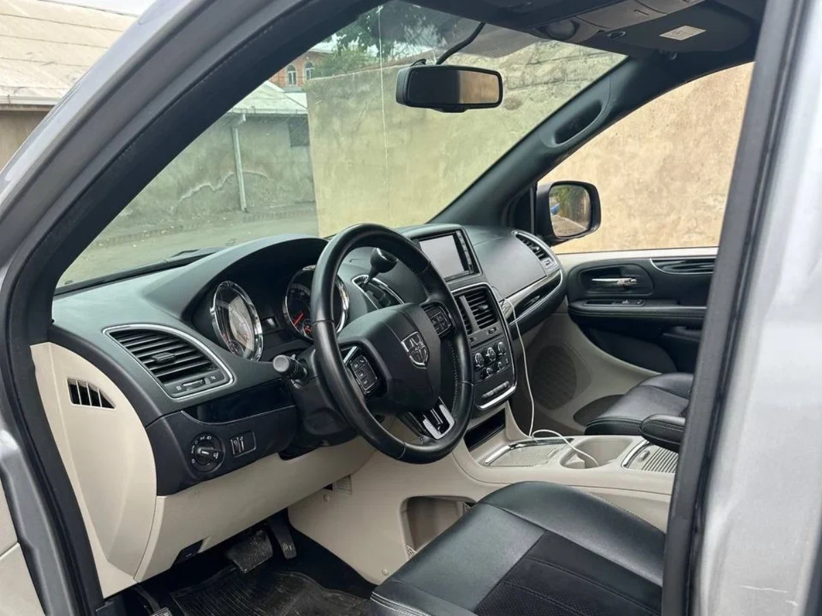 DODGE Grant Caravan 5