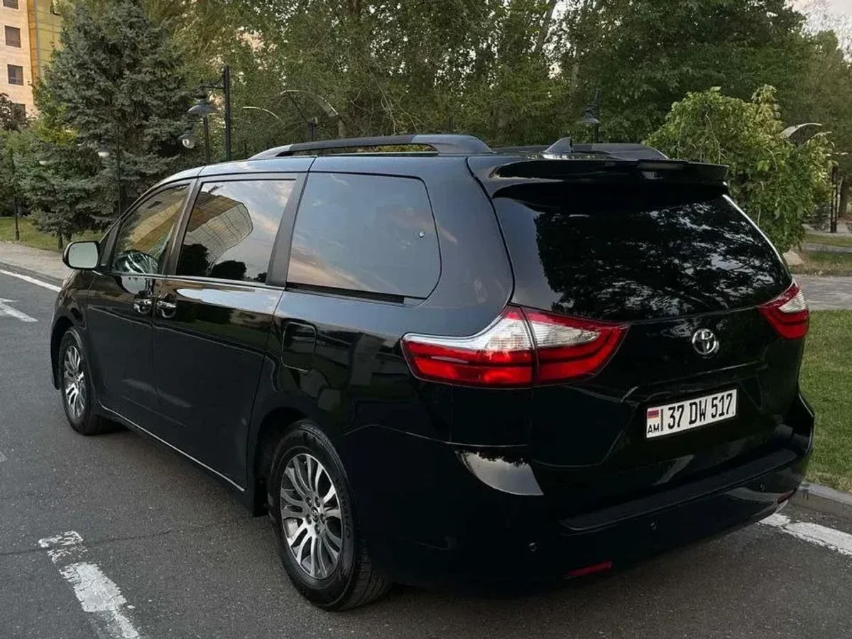 TOYOTA sienna 2