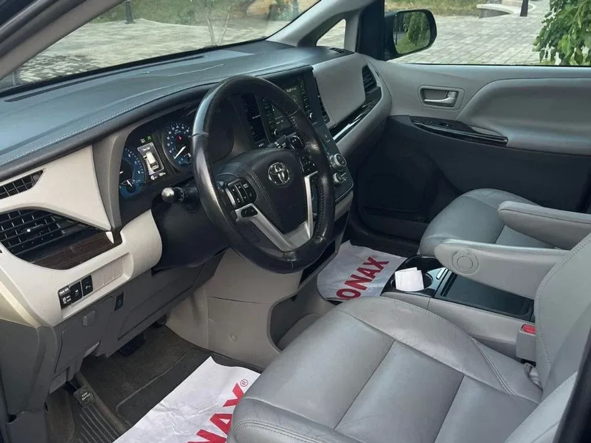 TOYOTA sienna 6
