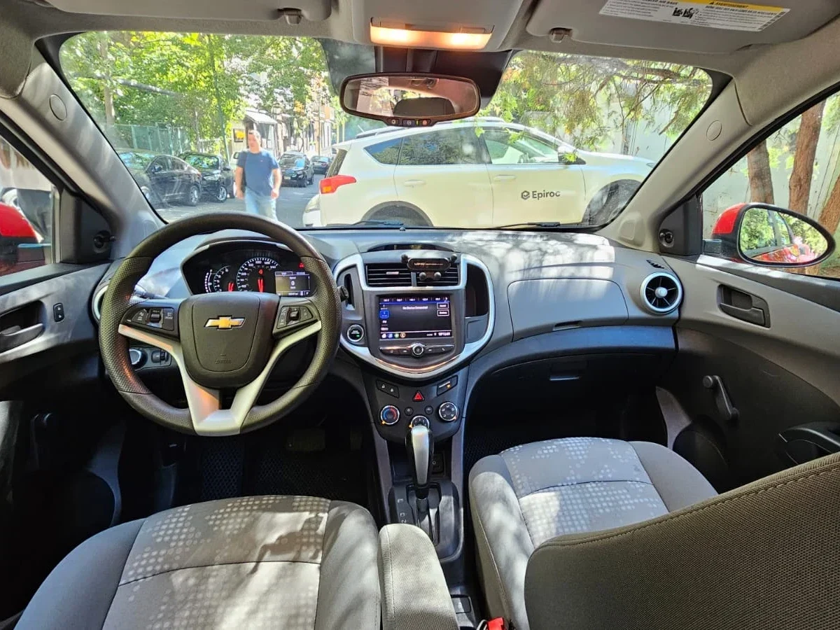CHEVROLET Sonic 3
