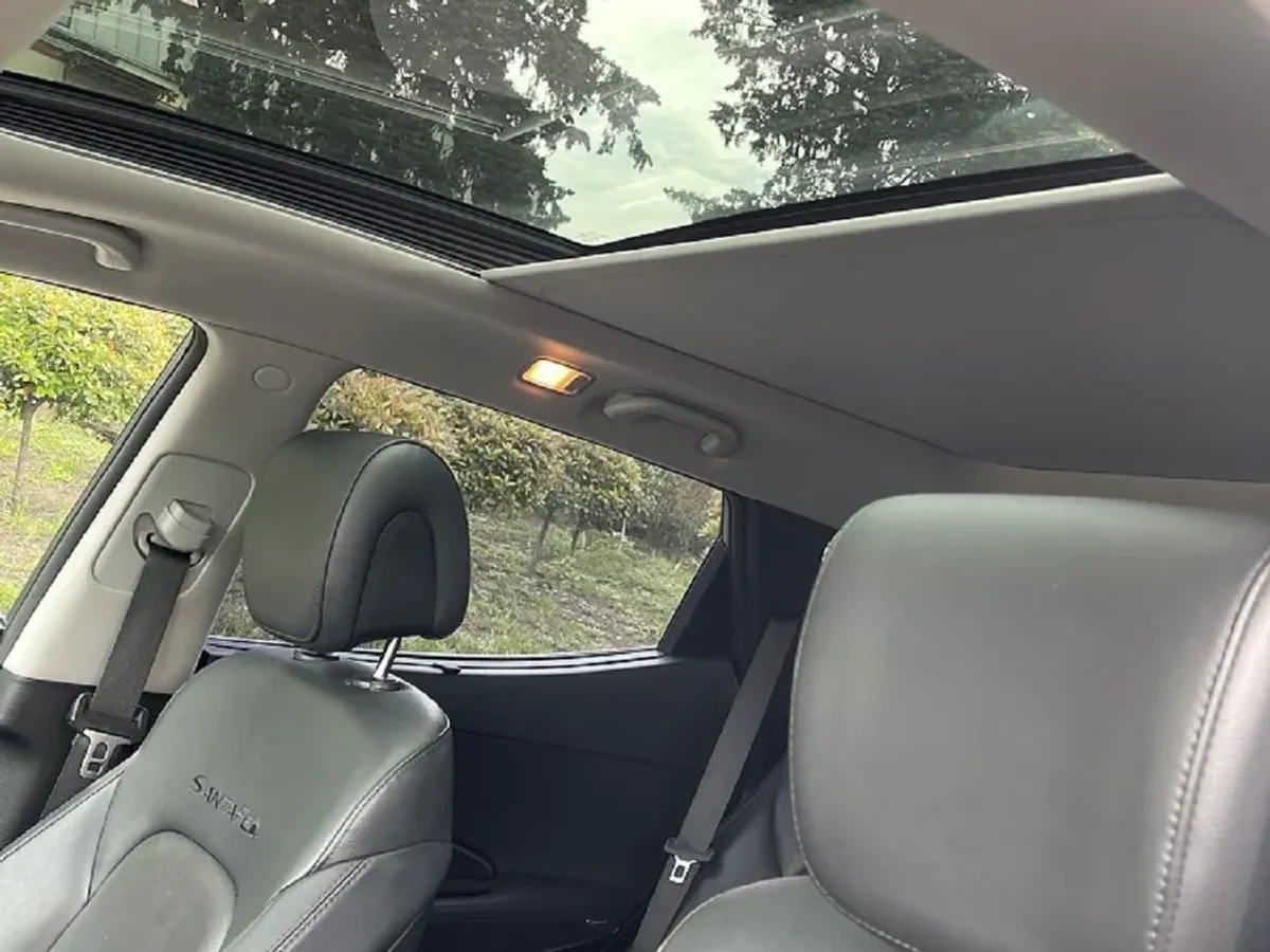 HYUNDAI Santafe 6