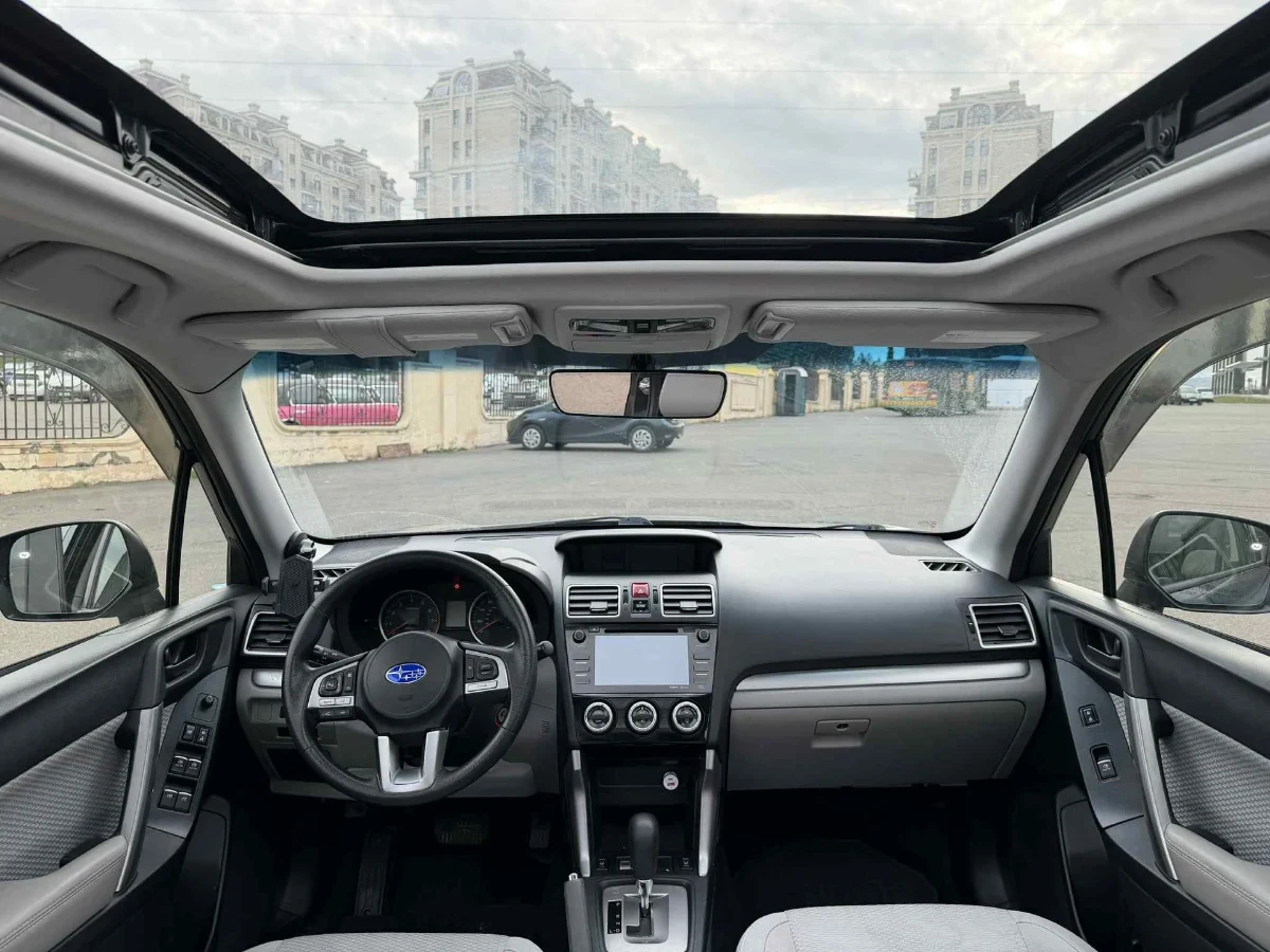 SUBARU Forester 4