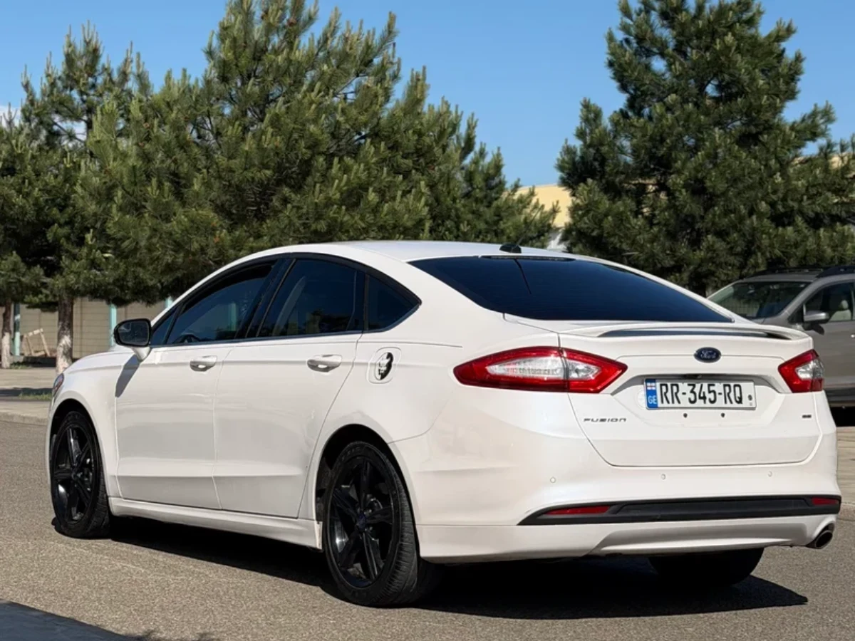 FORD Fusion 3