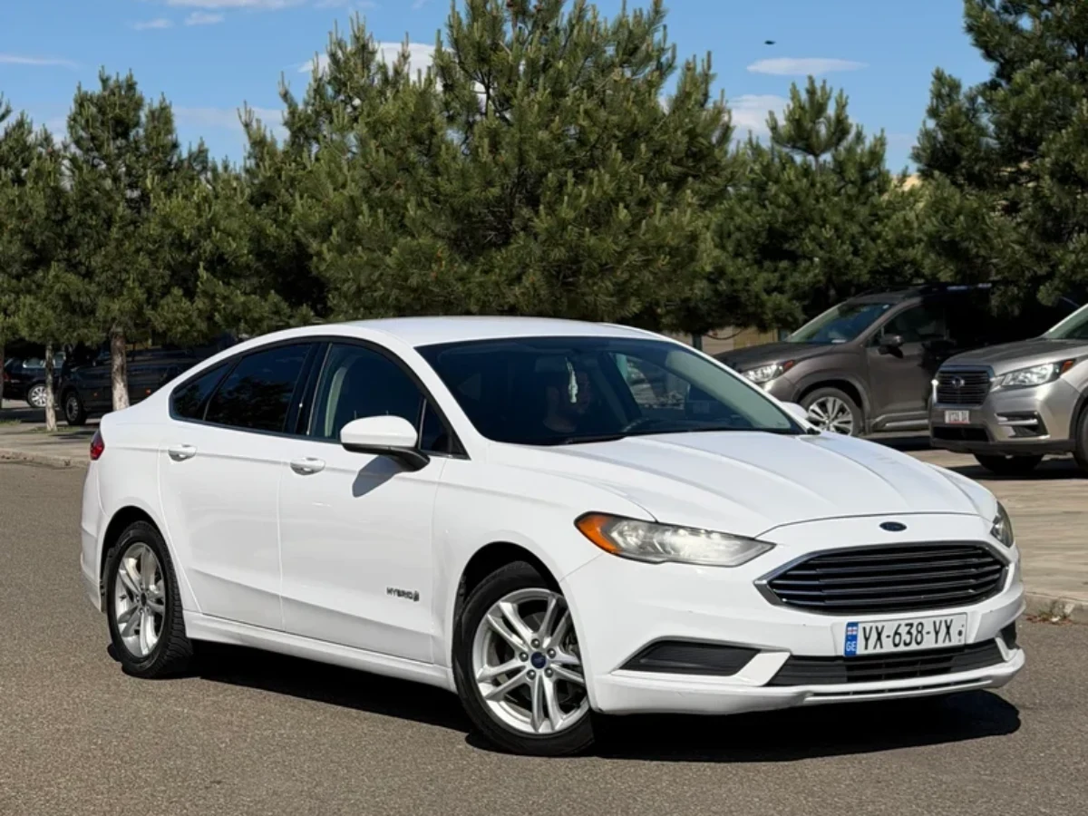 FORD Fusion Hybrid  2
