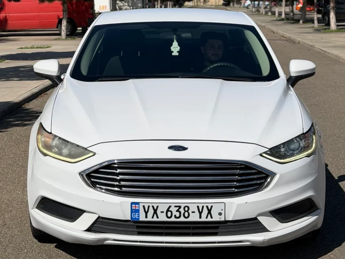 FORD Fusion Hybrid  3