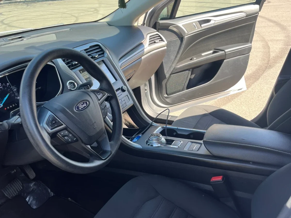 FORD Fusion Hybrid  6