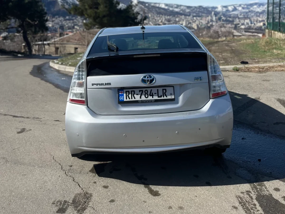 TOYOTA Prius 4