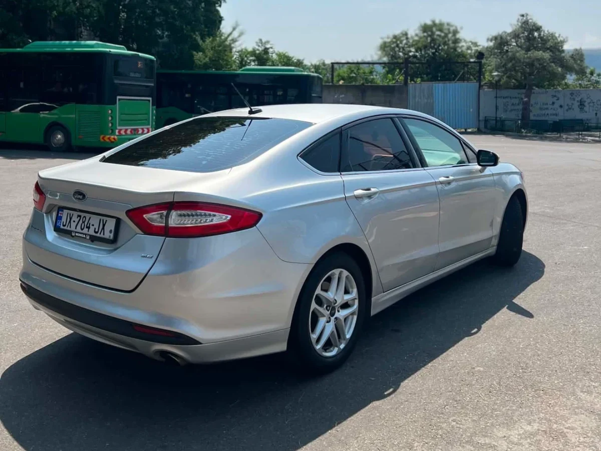 FORD Fusion 4