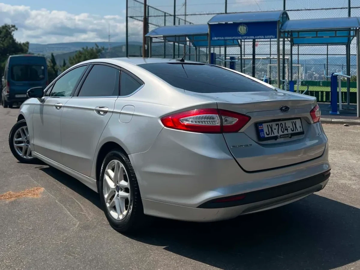 FORD Fusion 5