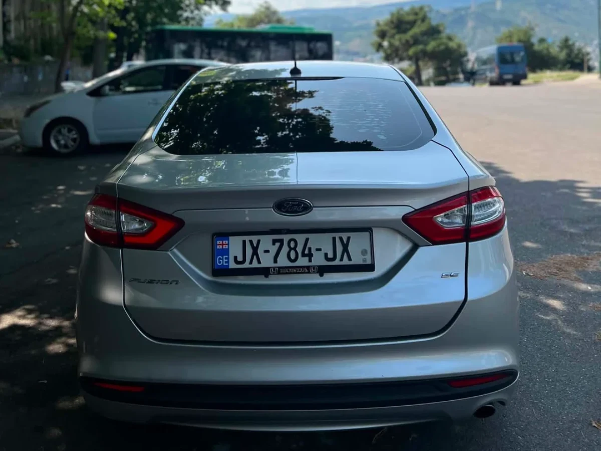 FORD Fusion 6