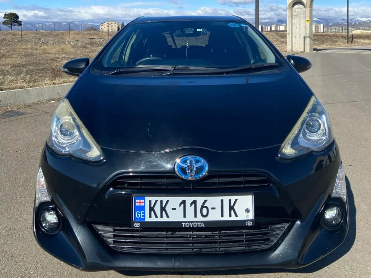 TOYOTA Aqua 3