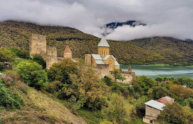 Ananuri and the Zhinvali Reservoir on an overcast day