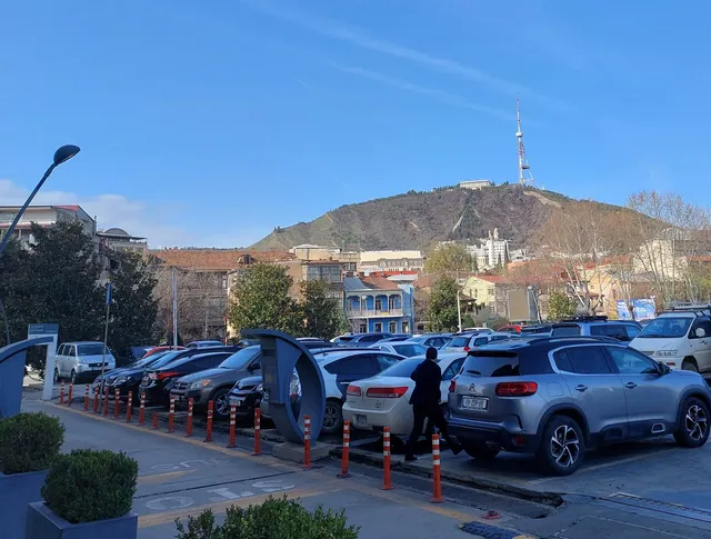Car Rental in Georgia: What It Costs, What's Included, and How Not to Overpay