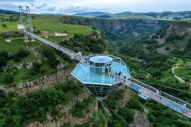 Dashbashi Canyon: glass bridge and waterfalls