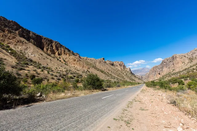 The road through the Amaghu Gorge to Noravank